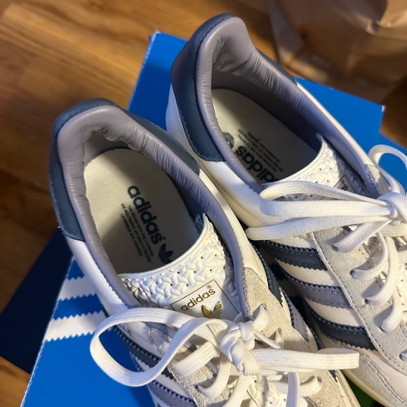 Adidas samba size 4 White and Blue Casual Sneakers - Picture 3 of 8